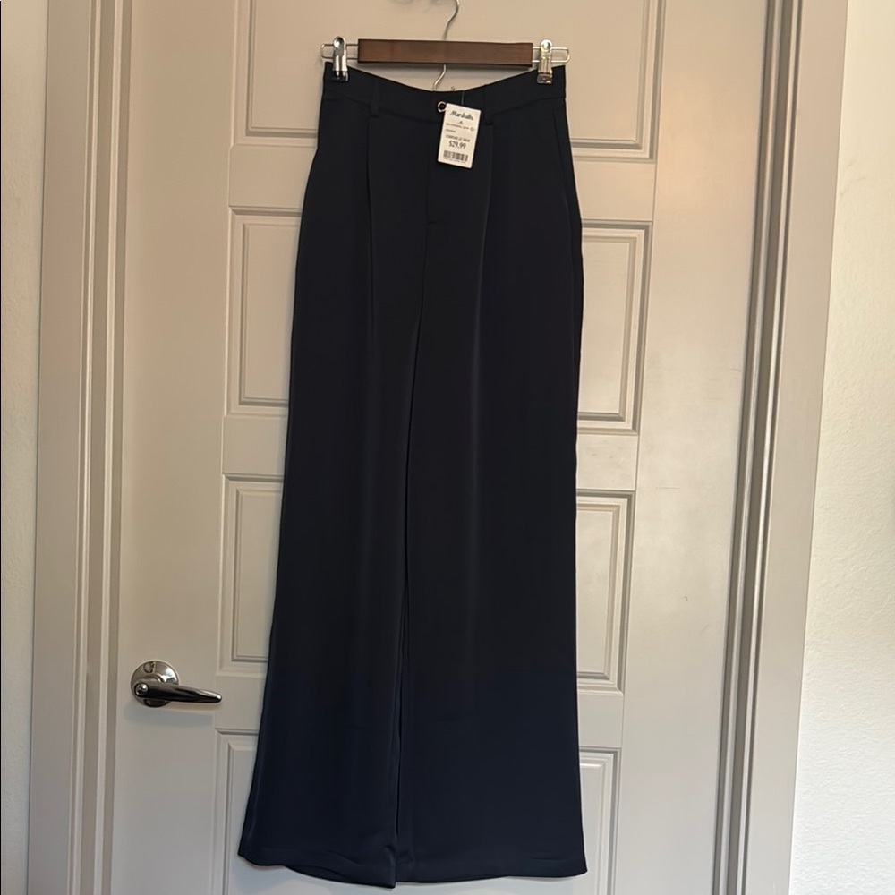 Elegant Navy Blue Wide-Leg Pants